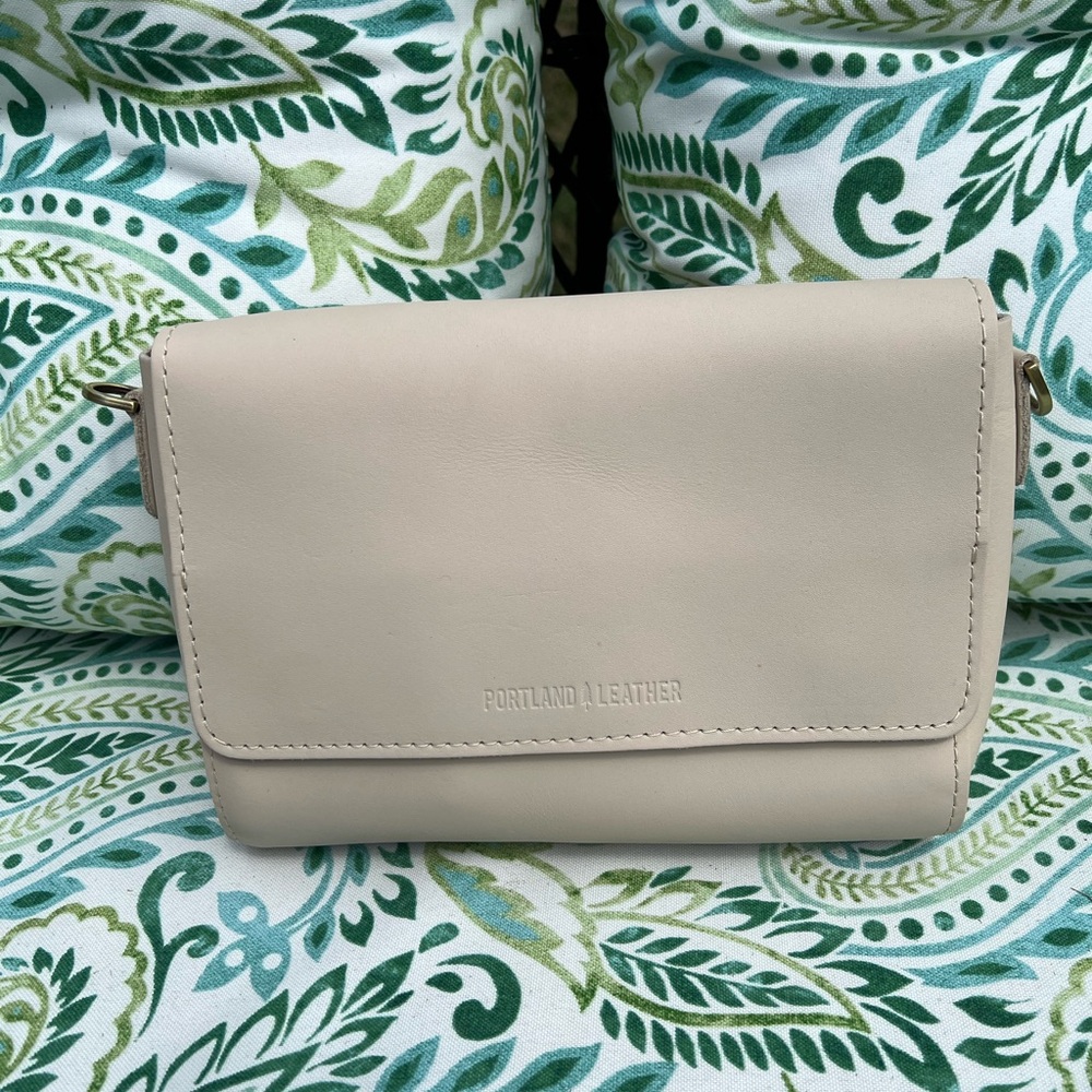 Portland Leather Goods New Medium Metro in Bone